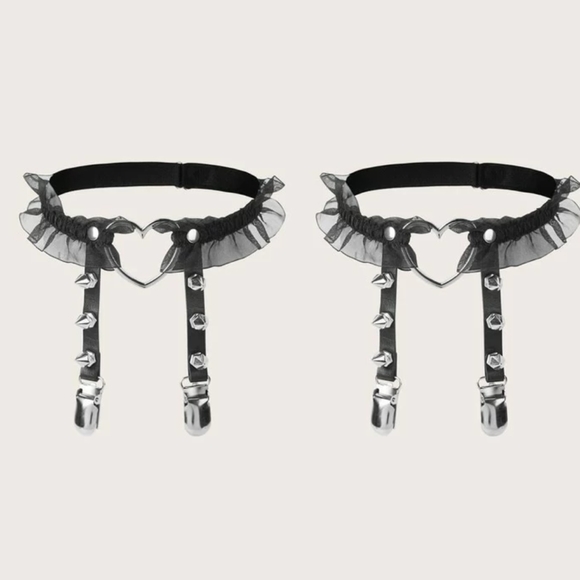 HEART STUDDED LACE GARTE BELT SET - Picture 2 of 6